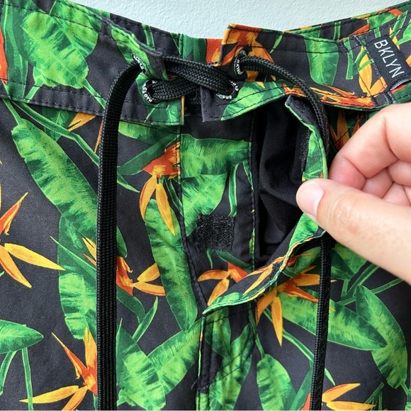Brooklyn Cloth bird of paradise men’s drawstring board shorts - Picture 4 of 9